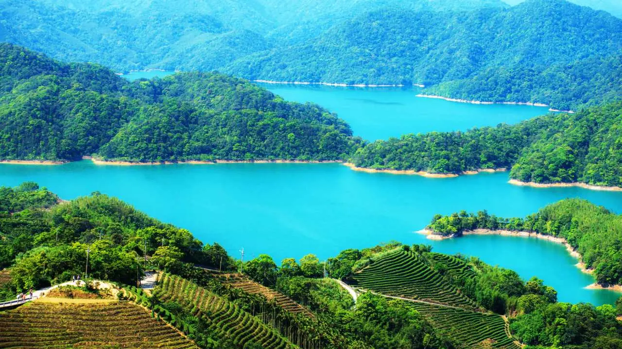 New Taipei City chartered one-day tour | Shiding Thousand Island Lake. Xujia Noodles. Pingxi Old Street | Chinese, English and Japanese service