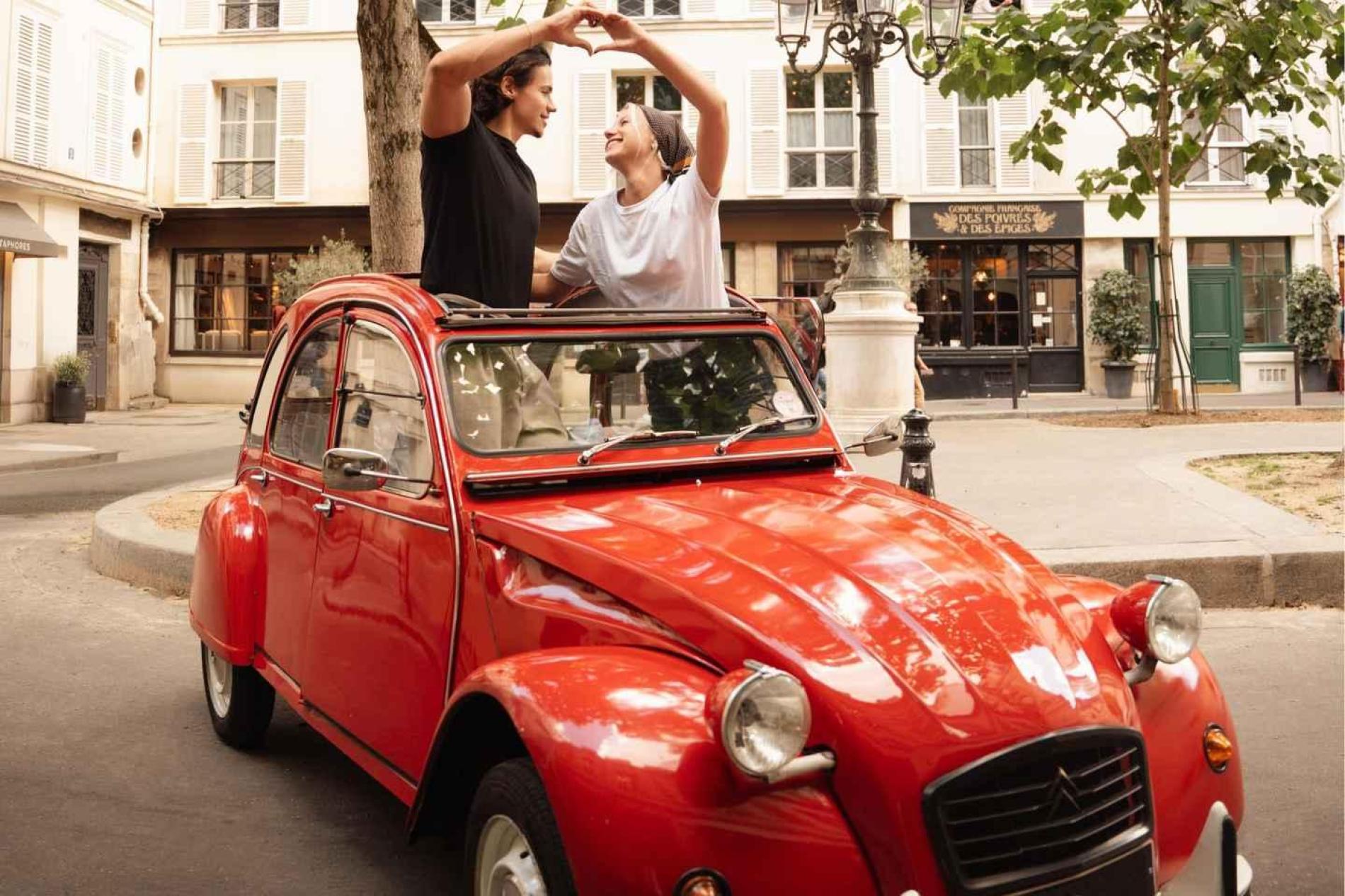 モンマルトルの花車（フランス） 2時間かけて巡るヴィンテージ2CV車とモンマルトルの秘密の散策ツアー