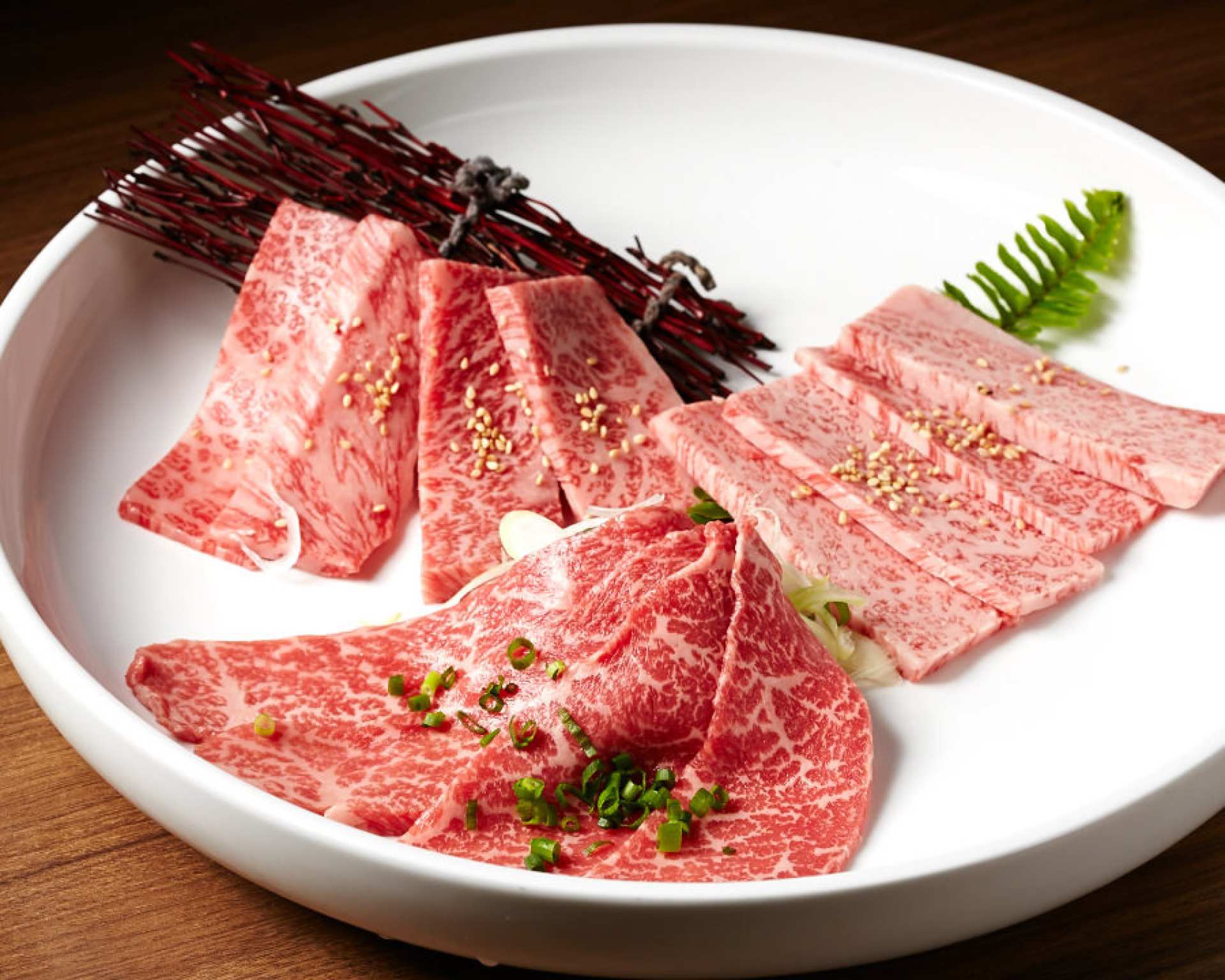  【沖繩人氣美食】Roins レストラン ロインズ 那霸和牛、豚燒肉餐券 