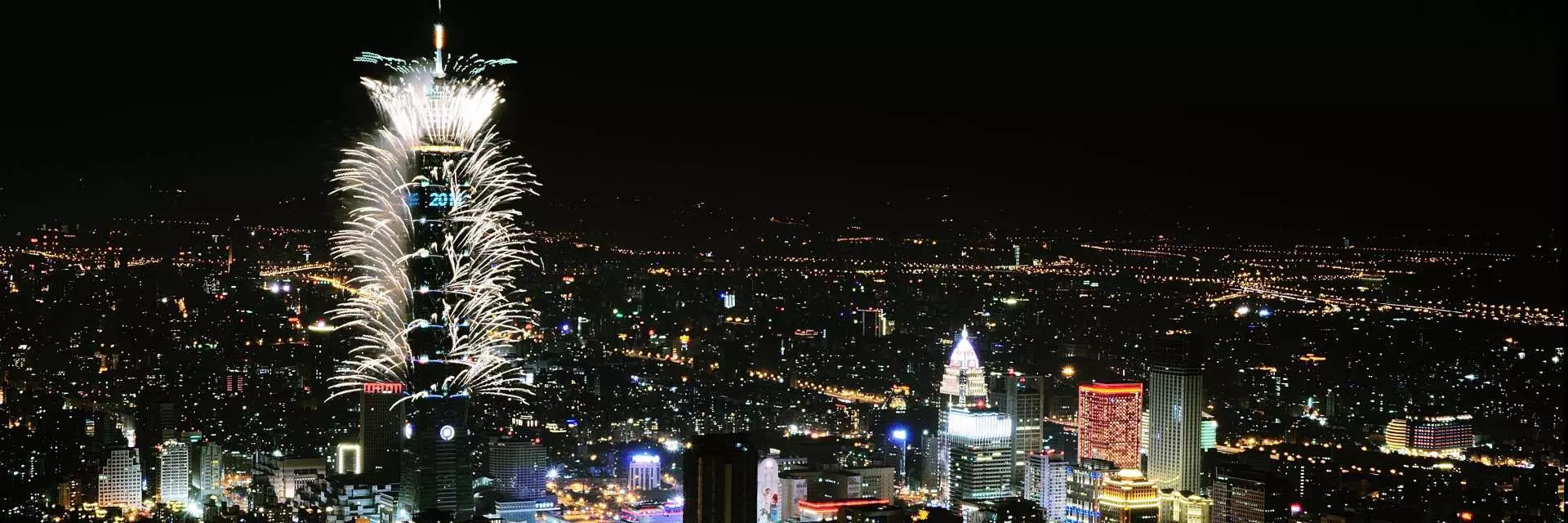 【跨年最高搖滾區！】2020台北101 89樓高空跨年派對套票