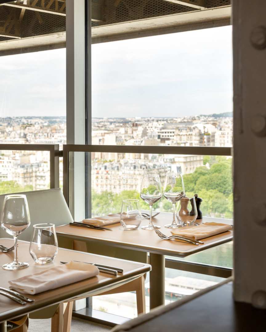 【法國】巴黎 | 艾菲爾鐵塔 Madame Brasserie 午餐・晚餐體驗