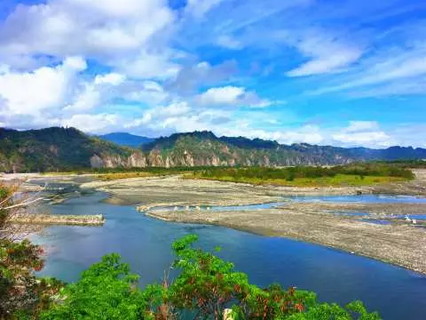 台東私藏景點總整理 台東租車自駕遊 輕鬆走訪臺東森林公園與關山米國學校等 一次收整8大必訪台東景點 跟著kkday一起輕鬆遊台東
