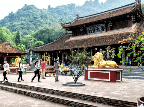 Discover Perfume Pagoda ( Chua Huong) Day Tour (From Hanoi)