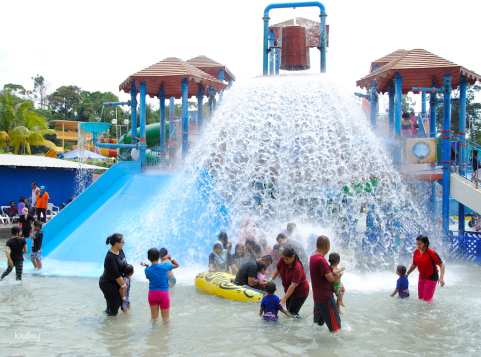 Melaka Wonderland Water Theme Park Ticket and Lake Activities