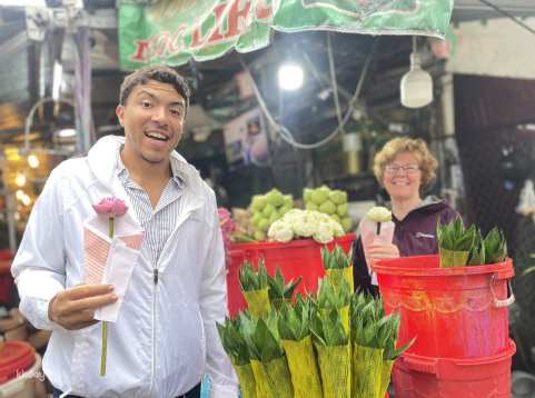 Saigon Foodie Tour By Car With Locals
