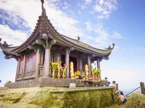 Full-Day Tour To Ba Vang Pagoda & Yen Tu from Hanoi | Vietnam