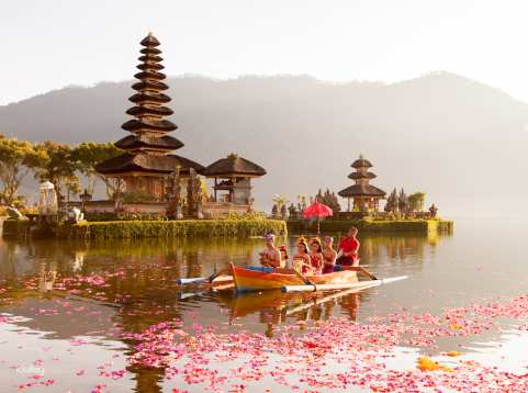 North Bali Tour: Lake Bratan, Handara Gate, Banyumala Waterfalls & Jungle Swing | Indonesia