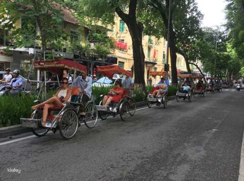 Vietnamese Cyclo Experience in Hanoi
