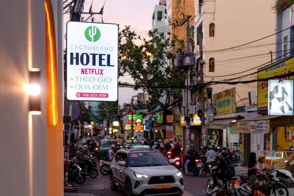 Cactusland Hotel Near Tan Son Nhat Airport