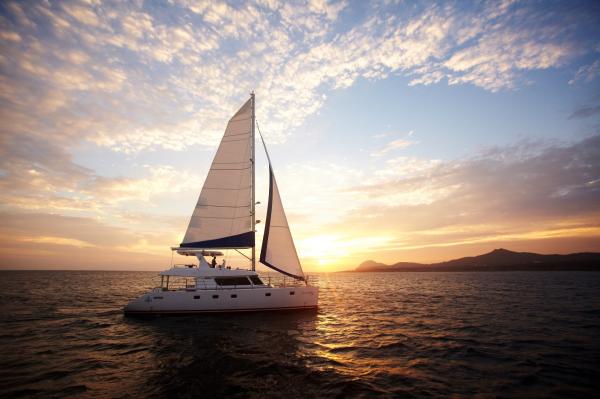 [KKday Exclusive Cafe Discount Promotion] Jeju Seogwipo Grand Blue Yacht Sunset Tour