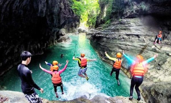 【菲律賓宿霧】Osmeña Peak 徒步旅行及 Kawasan 瀑布峽谷探險之旅