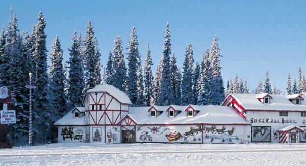 フェアバンクス半日ツアー:サンタクロースハウス、トランスアラスカパイプライン、北の博物館|アラスカ