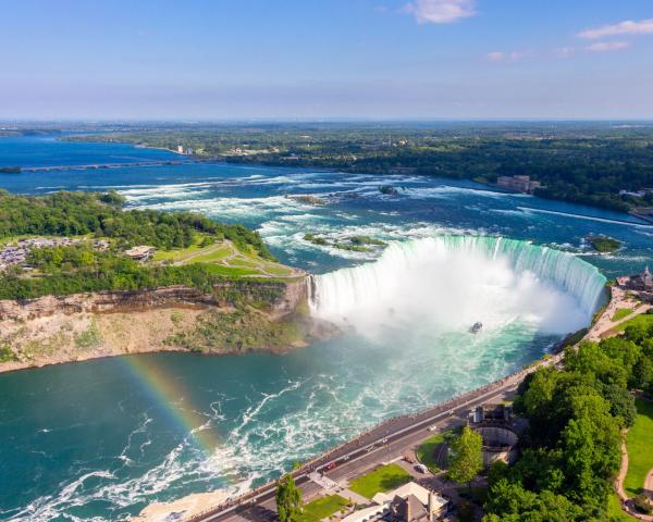 Niagara Falls Day Tour from Toronto: Niagara Cruise & Niagara-on-the-Lake | Canada