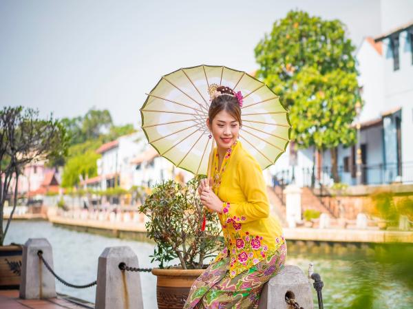 Traditional Costume Experience in Melaka I Malaysia