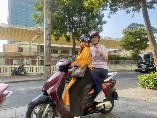 【促銷| 7折】女奧黛騎手胡志明隱藏的寶石觀光遊:唐人街、花市、可選當地美食和越南咖啡體驗 |越南