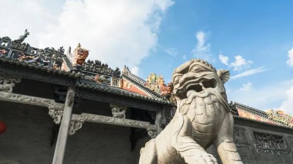 Half-Day Tour of Chen Clan Ancestral Hall in Guangzhou | Ticket + 1.5-Hour In-Depth Commentary + Wireless Earphones