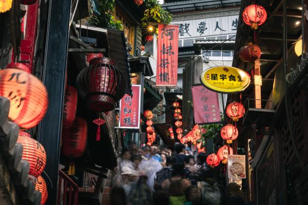 【95折優惠】| 台灣包車旅遊 | 台北市內 | 十份瀑布+天燈 | 九份老街 |