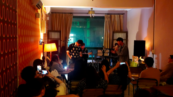 Taipei Dadaocheng丨Unplugged Singer Experience丨[FUN BAR] OpenMic Live Music Exchange Meeting