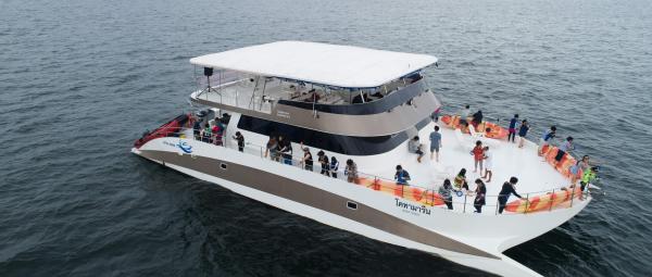 【【芭達雅專屬私人包船】搭乘豪華快艇、泰式海鮮自助餐