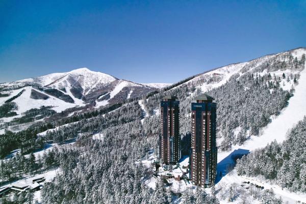 Hoshinoya Resorts Tomamu, Hokkaido | RISONARE Tomamu | Includes round-trip cable car tickets for Unkai Terrace and Mist Ice Terrace