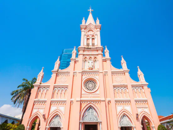 【日本語ガイド】ダナン市内半日観光 五行山「マーブルマウンテン」&ピンクの教会見学 <ダナン/ホイアン午前発・ホテル送迎付き>