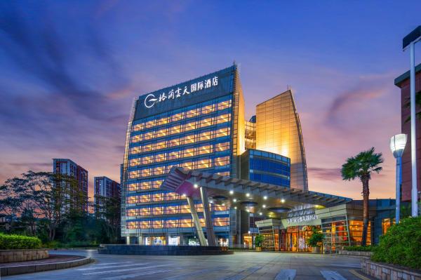 【中國】深圳觀瀾格蘭雲天國際酒店 Grand Skylight International Hotel Guanlan|飽覽觀瀾河及園林景觀客房|大型戶外園林泳池 戶外草坪 兒童遊樂區|延遲退房|鄰近地鐵4號線、山姆超市、觀瀾湖高爾夫球會、冰雪世界