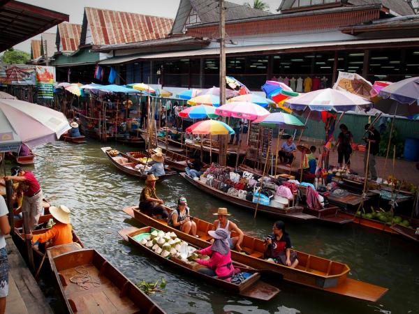 【【曼谷深度一日遊】丹能莎朵水上市場、美功鐵道市場、甜點博物館