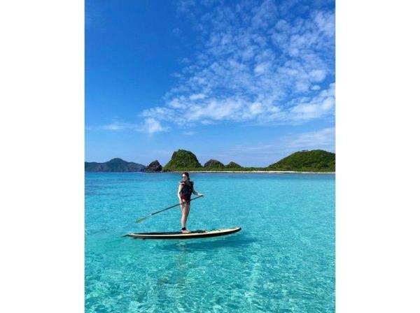 【冲绳座间味】立桨冲浪和浮潜!私人海滩半日游