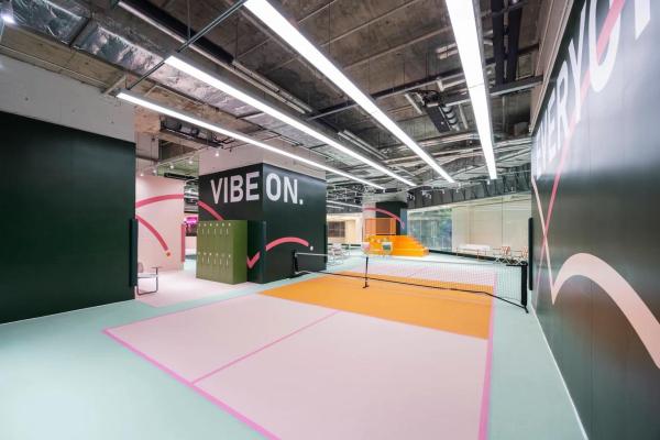 ピクル&クラブ | 最高級屋内ピクルコート | 1時間のコーチングコース付き | ケネディタウン