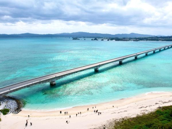 A day trip to northern Okinawa, Japan | 3 hours at the Churaumi Aquarium + Kouri Island + Cape Manza | Includes Kouri Island shrimp rice (Chinese-speaking guide)