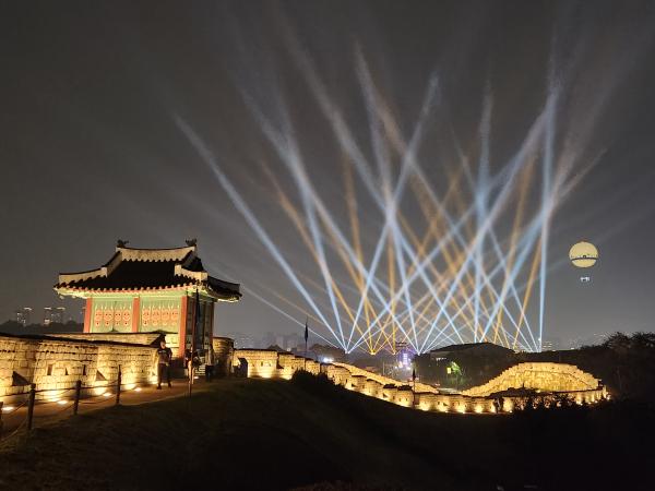 A one-day private charter car from Seoul, South Korea, including Seoul, Gyeonggi Province, Ganghwa Island, Nami Island, Pocheon, Paju, Suwon, and Everland.