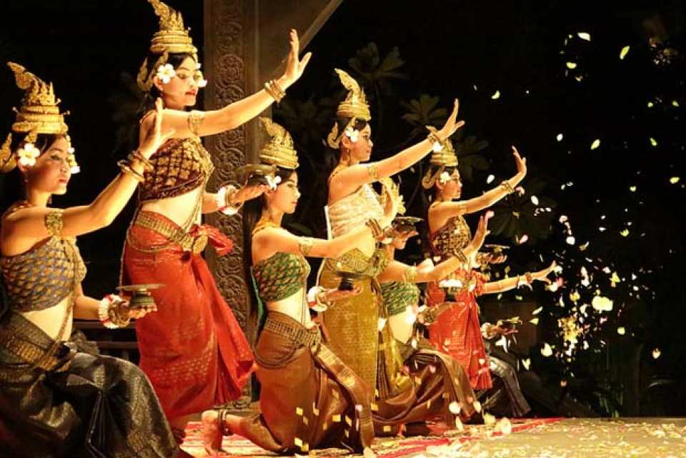  【精彩道地的柬式體驗】暹粒 Apsara 仙女舞蹈表演、自助式晚餐 
