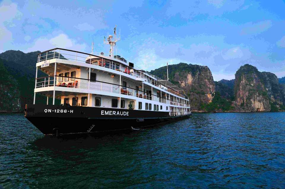 【下龙湾邮轮之旅】四星级Emeraude Cruise 两天一夜经典行程