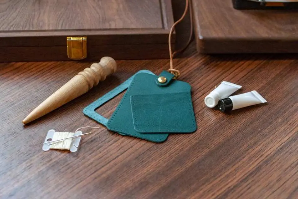 手作皮製证件套diy组 新加坡 马来西亚 菲律宾 台湾 越南 韩国 日本及香港寄送 Kkday