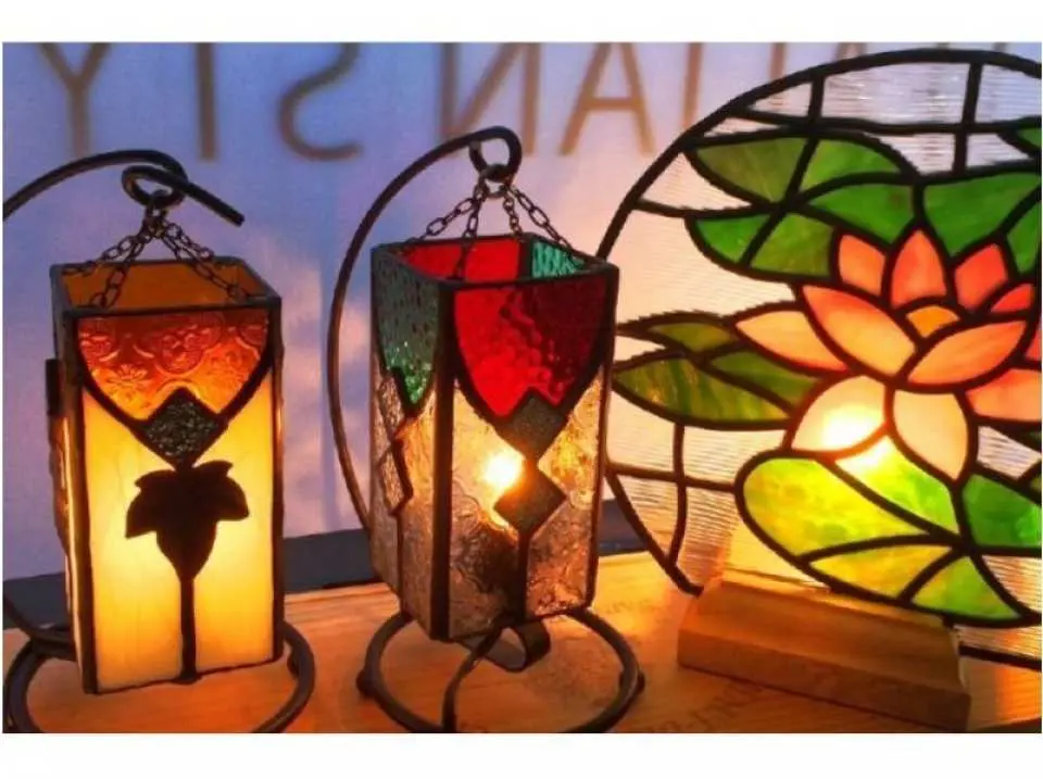 東京 西麻布 ステンドグラス制作体験 オリジナルランプ ランパダ クリスティーナ づくり Kkday