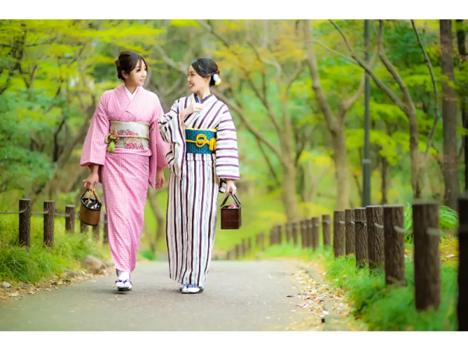 京都 京都駅 着物一式 ヘアセット付 着付け込プラン 雨の日は雨傘無料レンタル中 地域共通クーポン取扱店舗 Kkday
