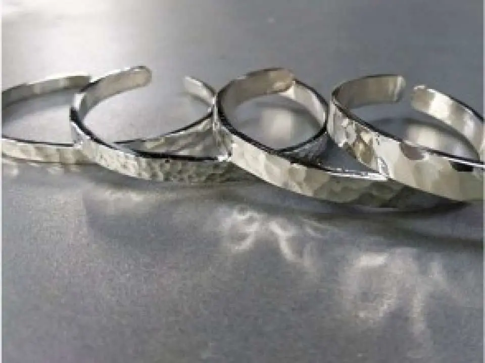 神奈川 湘南辻堂 シルバー槌目バングルコース 世界に一つだけのオリジナル手作りバングル Kkday