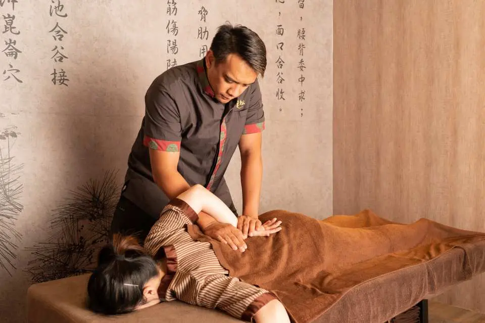 快閃優惠57折 台中不老松足湯漢口行館 中科行館 腳底按摩 全身指壓 預約後請致電確認場次 Kkday
