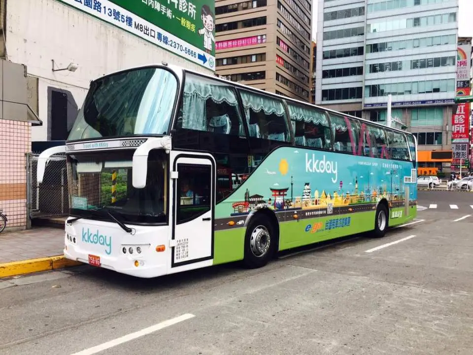 KKday 遊覽車（車輛定期保養日將更換同等級車款）