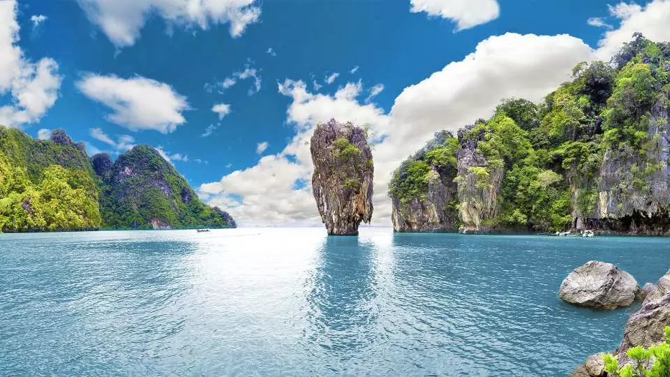 Tour Trong Ngày Vịnh Phang Nga: Đền Suwan Kuha & Đảo James Bond | Phuket - KKday