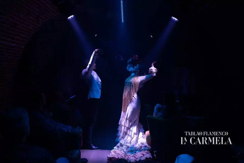 本場スペイン料理のディナー/ドリンク＆フラメンコが1度に楽しめる  