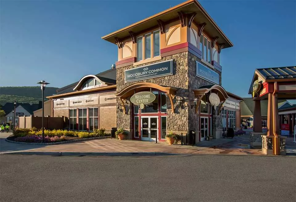 Woodbury Common Is One Of America's Best Shopping Malls
