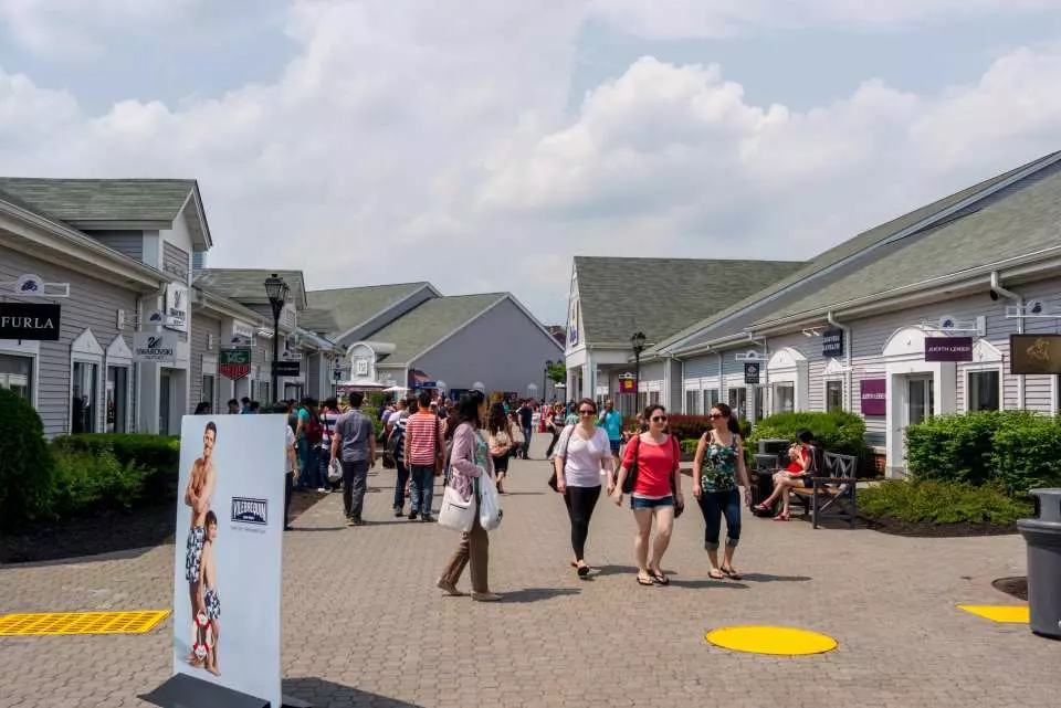 Woodbury Common Premium Outlets From New York With Roundtrip Small