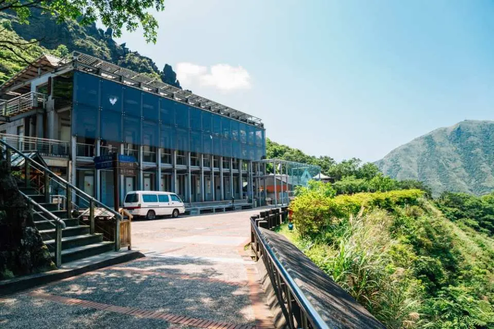 黃金博物館，展示了九份、金瓜石一帶的採礦歷史和相關礦業文物及各種黃金相關的知識