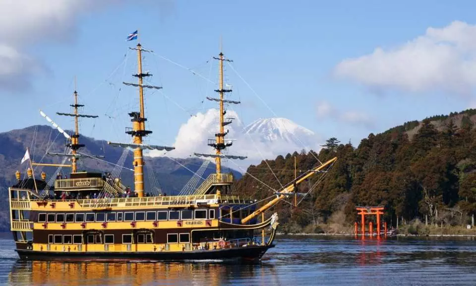 箱根 蘆之湖海盜船