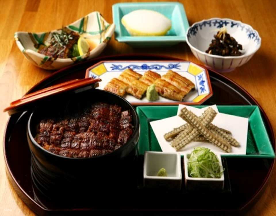 In addition to Hitsumabushi, an eel dish and dessert are also included (picture for reference only)