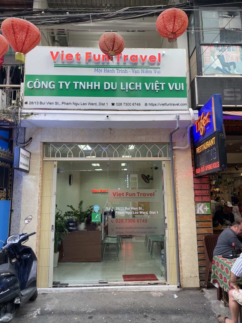 Pick up travelers at hotel or Viet Fun Travel Office