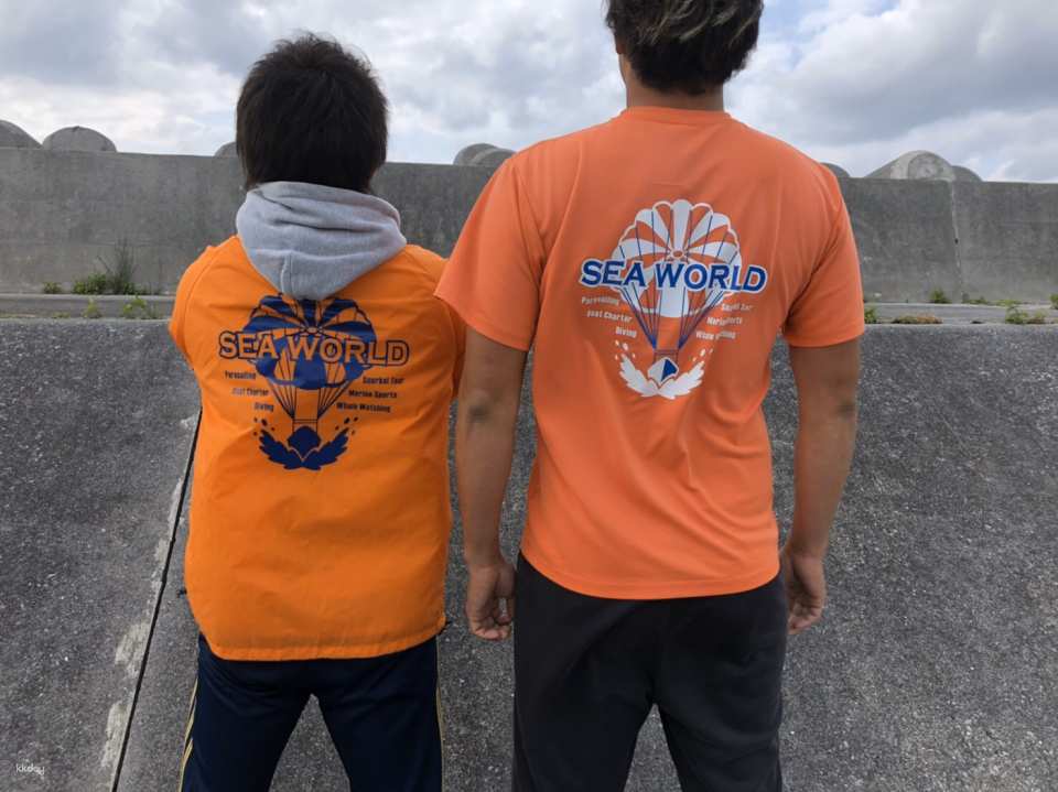 Don't forget to keep an eye out for our energetic staff members, easily identifiable in their bright orange SeaWorld shirt, to check in and begin your incredible adventure