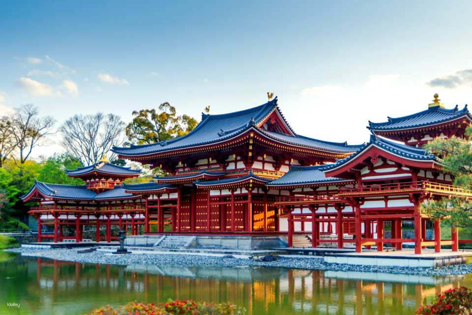  Visit the World Cultural Heritage Byodoin Temple and experience its long history (tickets at your own expense)