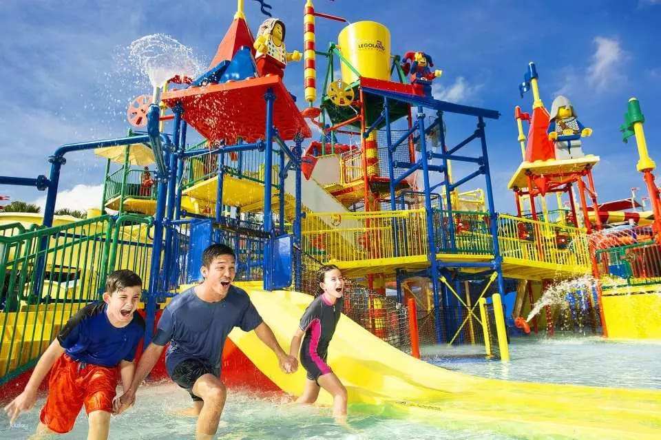 Have fun on the splashy slides and swirls at LEGOLAND Waterpark